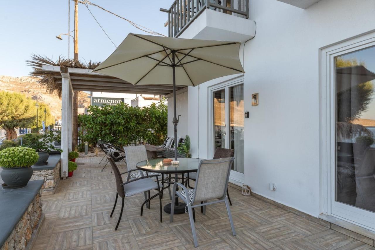 Uno Beachfront Suite Livadia  Extérieur photo