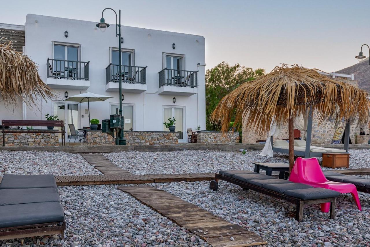Uno Beachfront Suite Livadia  Extérieur photo