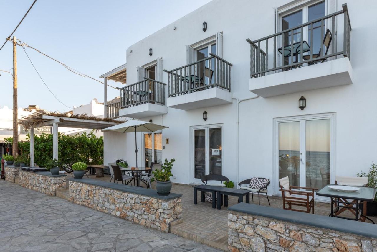 Uno Beachfront Suite Livadia  Extérieur photo