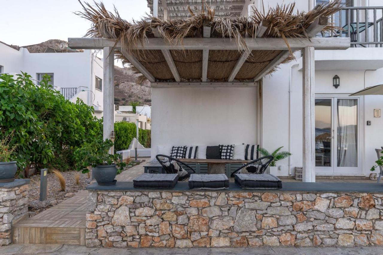 Uno Beachfront Suite Livadia  Extérieur photo